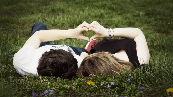 5595138-couple-wallpapers